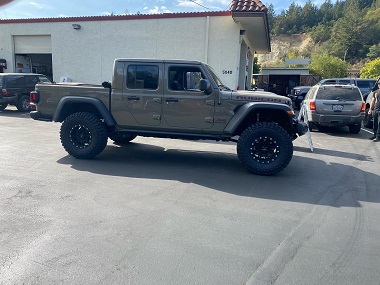Rubicon truck with Rough Country lift kit